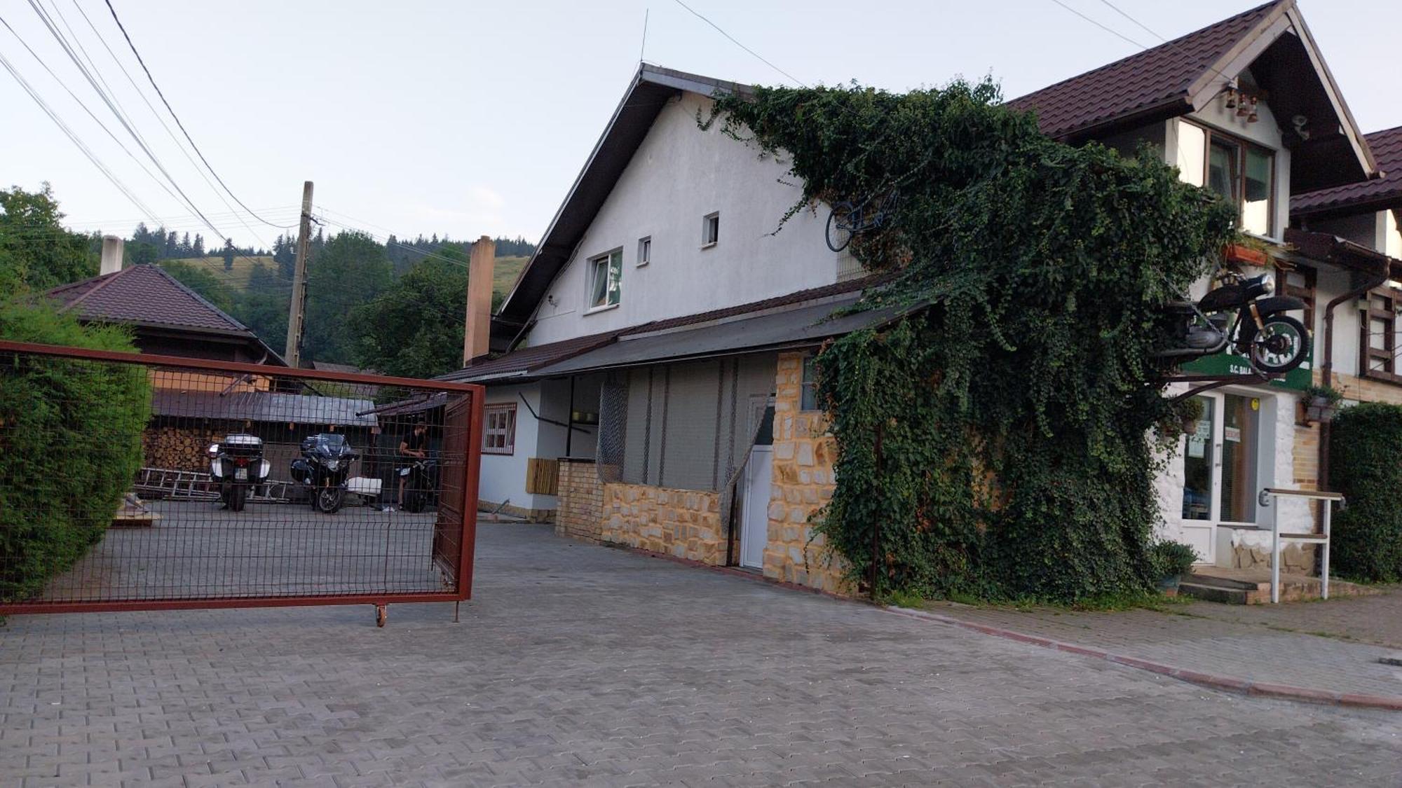Pensiunea Total Чахлэу Экстерьер фото